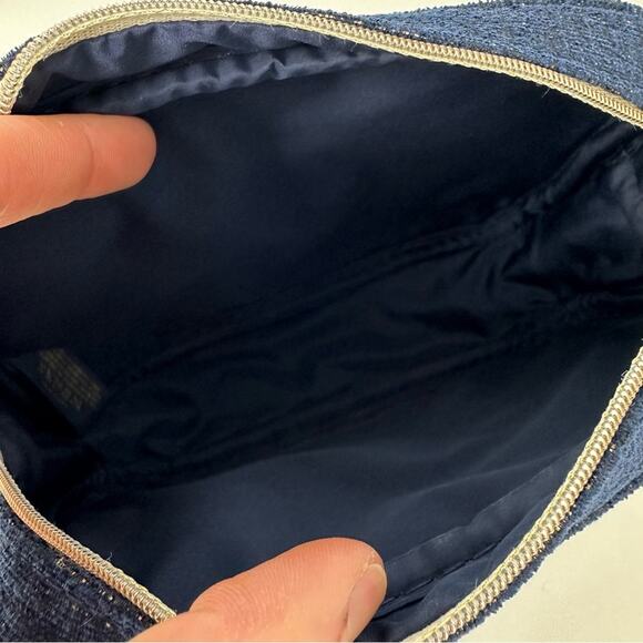 Chanel Makeup Bag 2023 Holiday Gift Set Blue Pouch - Picture 7 of 8